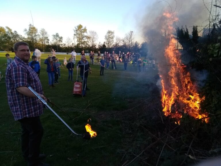 Brennmaterial für unser Osterfeuer